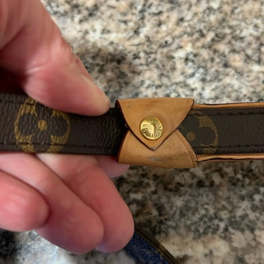 🎉Host Pick!🎉Louis Vuitton Baxter Monogram Leash - Picture 4 of 13